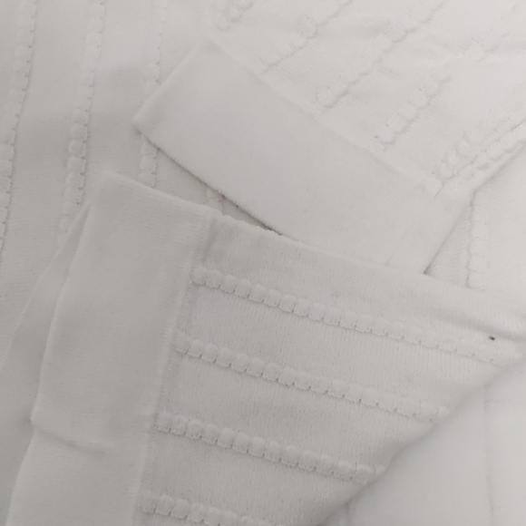 3/4 Sweater - Picture 3 of 4